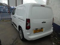 Second-hand Vauxhall Combo Sportive 130 CP (95 kW) 2021 Alb Monovolum