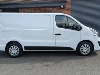 Usado Vauxhall Vivaro Sportive 120 HP (88 kW) 2019 Branco Monovolume