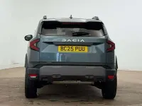 Used Dacia Duster Journey 143 HP (105 kW) 2025 Green Estate