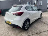 Used Mazda 2 2016 White Hatchback