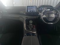 Used Peugeot 3008 Premium 131 HP (96 kW) 2019 White SUV