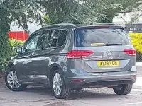 Begagnad VW Touran SEL 2019 Grå Minibuss