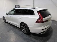 Begagnad Volvo V60 R-Design 190 HK (139 kW) 2020 Vit Kombi