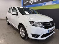 Używany Dacia Sandero Lauréate 90 KM (66 kW) 2014 Biały Hatchback