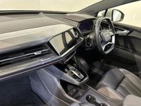 Used Audi Q4 e-tron Comfort 150 kW (204 HP) 2021 White SUV