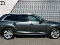Używany Audi Q7 S-Line 394 KM (289 kW) 2026 Szary SUV