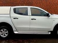 Used Mitsubishi L200 181 HP (133 kW) 2019 White Pickup