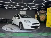 Używany Fiat Punto Pop 69 KM (50 kW) 2016 Biały Hatchback