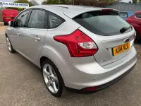 Begagnad Ford Focus Titanium 2014 Silver Halvkombi