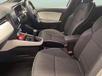 Used Renault Clio V Techno 90 HP (66 kW) 2023 Silver Hatchback