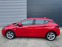 Używany Vauxhall Astra SRi 150 KM (110 kW) 2018 Czerwony Hatchback