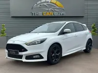 Begagnad Ford Focus ST 185 HK (136 kW) 2017 Vit Halvkombi