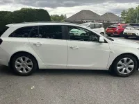 Used Vauxhall Insignia Design Edition 163 HP (119 kW) 2014 White Estate