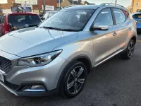 Używany MG ZS Exclusive 111 KM (81 kW) 2018 Srebrny SUV