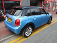 Usado Mini Cooper D Hatch 116 CV (85 kW) 2015 Azul Utilitario
