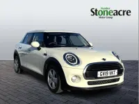 Usado Mini Cooper Classic 134 HP (98 kW) 2019 Branco Citadino