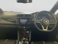 Begagnad Nissan Leaf Tekna 110 kW (150 HK) 2021 Grå Halvkombi