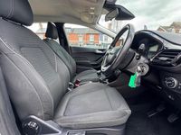 Used Ford Fiesta Zetec 85 HP (62 kW) 2018 White Hatchback