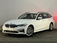 Begagnad BMW 330e Impressive 2021 Vit Kombi