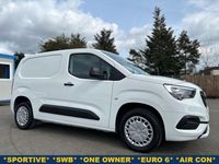Second-hand Vauxhall Combo Sportive 100 CP (73 kW) 2021 Alb Monovolum