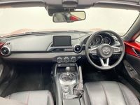 Używany Mazda MX5 Inclusive 131 KM (96 kW) 2017 Czerwony Kabriolet