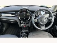 Usado Mini Cooper Classic 136 HP (100 kW) 2022 Azul Citadino