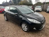 Usado Ford Fiesta Zetec 82 HP (60 kW) 2009 Preto Citadino