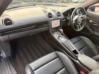 Usado Porsche Cayman 296 HP (217 kW) 2019 Preto Coupé