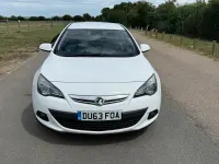 Used Vauxhall Astra GTC SRi 140 HP (102 kW) 2013 White Hatchback