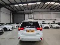 Used Mitsubishi Outlander P-HEV 174 HP (127 kW) 2019 White Estate