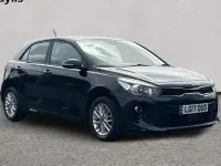 Usado Kia Rio 76 HP (55 kW) 2017 Preto Citadino