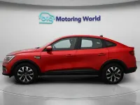 Begagnad Renault Arkana Evolution 145 HK (106 kW) 2023 Röd SUV