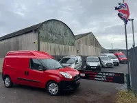 Used Fiat Doblò 105 HP (77 kW) 2014 Red MPV