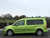 Usado VW Caddy Maxi S 2020 Verde Monovolumen