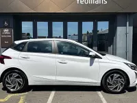Used Hyundai i20 Advanced 101 HP (74 kW) 2025 White Hatchback
