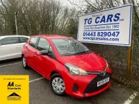 Used Toyota Yaris Active 69 HP (50 kW) 2015 Red Hatchback