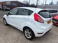 Used Ford Fiesta Zetec 82 HP (60 kW) 2014 White Hatchback
