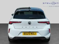 Used Vauxhall Astra Ultimate 128 HP (94 kW) 2025 White Hatchback