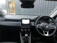 Używany Renault Clio V Evolution 90 KM (66 kW) 2023 Szary Hatchback