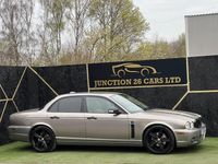 Usado Jaguar XJ 207 HP (152 kW) 2008 Cinzento Sedan