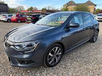 Usado Renault Mégane IV Dynamique 110 HP (80 kW) 2017 Cinzento Citadino