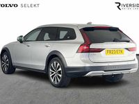 Used Volvo V90 CC Plus 232 HP (170 kW) 2023 Silver Estate