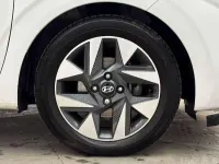 Used Hyundai i10 Advanced 63 HP (46 kW) 2025 White Hatchback