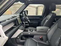 Used Land Rover Defender SE Dynamic 300 HP (220 kW) 2023 Green SUV