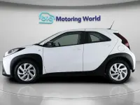 Usado Toyota Aygo X PURE 72 HP (52 kW) 2022 Branco SUV