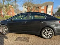 Usado Toyota Avensis 126 CV (92 kW) 2013 Negro Berlina