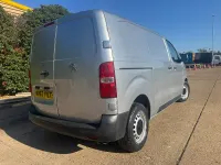 Used Peugeot Expert 120 HP (88 kW) 2017 Silver Van