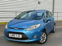 Usado Ford Fiesta Zetec 82 HP (60 kW) 2010 Azul Citadino