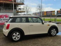 Used Mini Cooper Hatch 134 HP (98 kW) 2016 White Hatchback