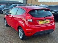 Used Ford Fiesta Zetec 82 HP (60 kW) 2013 Red Hatchback
